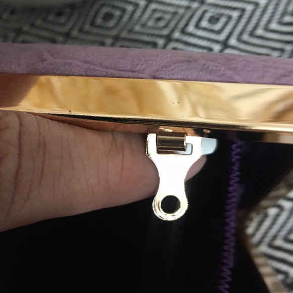 Textured Clutch - Picture 6 of 6